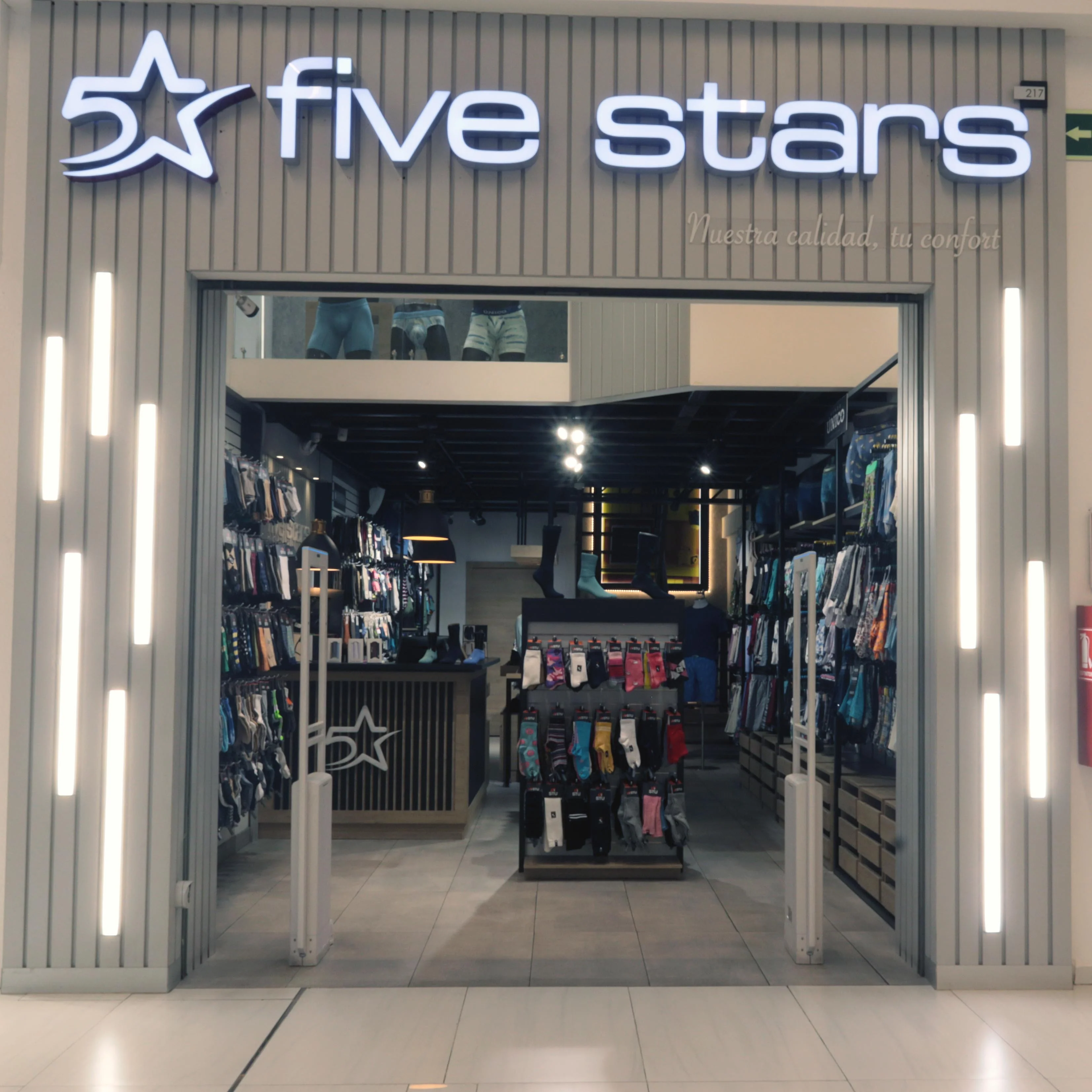 Five Stars C.C. El Bosque Local 217 Quito